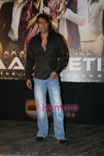 Ajay Devgan unveils the first look of Raajneeti in Juhu Mumbai on 26th Nov 2009 (27).JPG